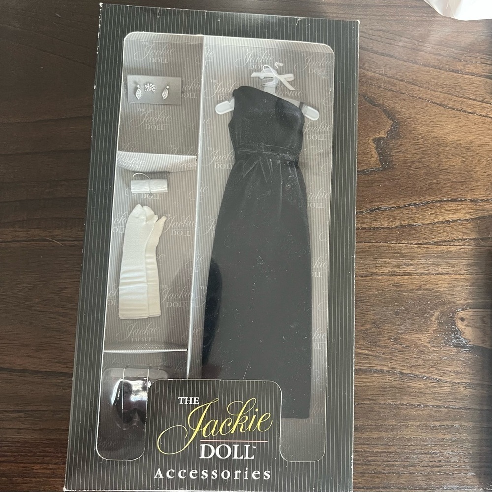 Stunning NIB "The Jackie Doll" in a white gown - Collectors Item - Picture 2 of 3